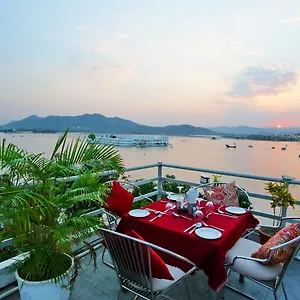 Hotel The Shaharkot By The Lake ***
